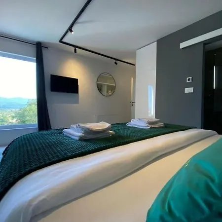 Magic Look With Whirlpool And Sauna Apartment